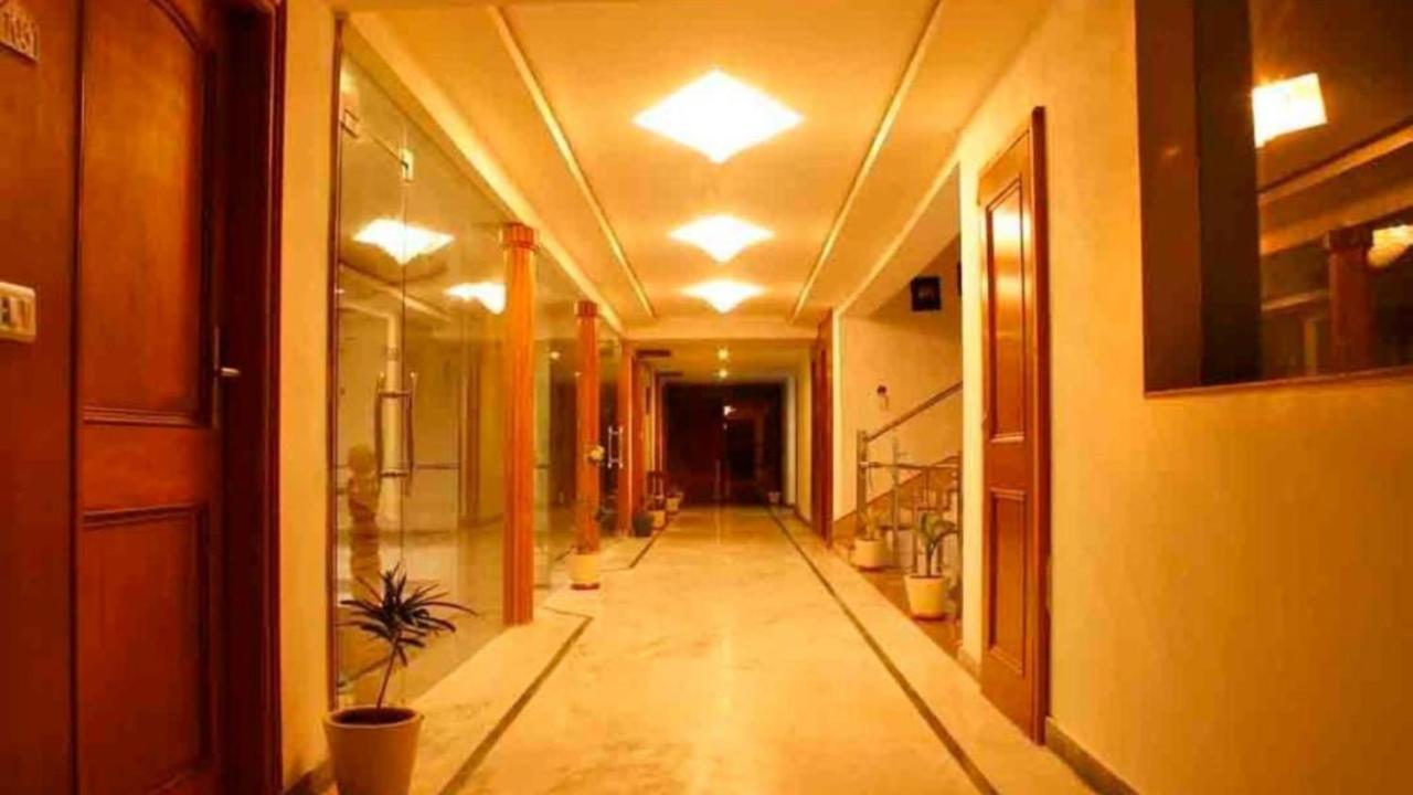 Hotel Padmini Palace Rani Pokhri Luaran gambar