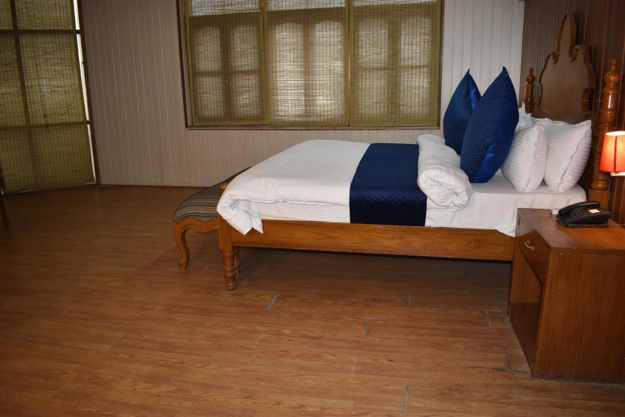 Hotel Padmini Palace Rani Pokhri Luaran gambar