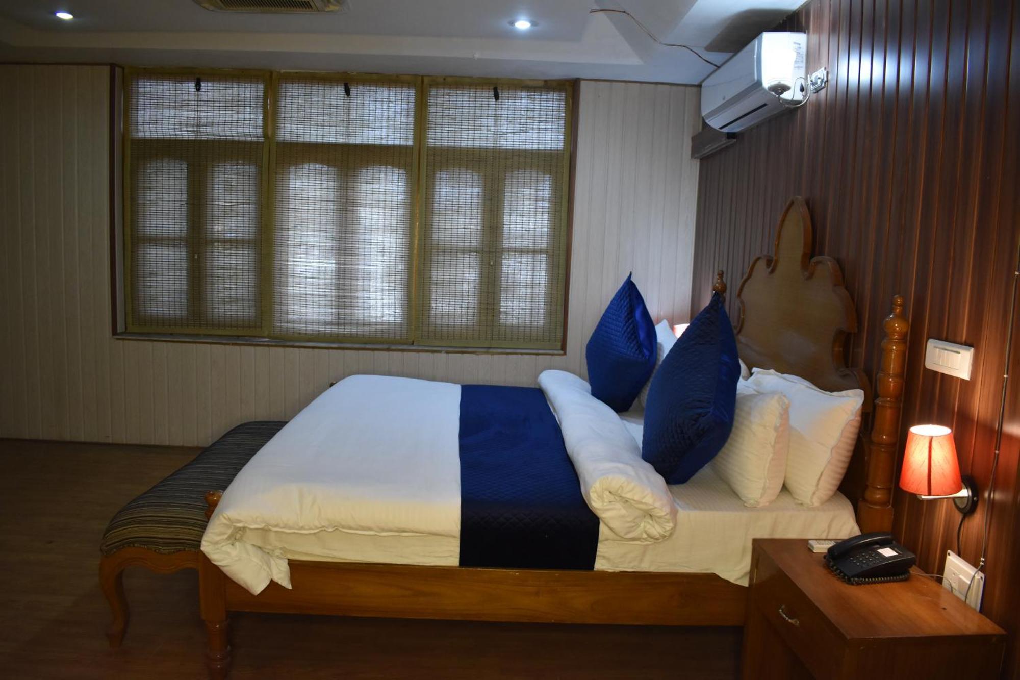 Hotel Padmini Palace Rani Pokhri Luaran gambar
